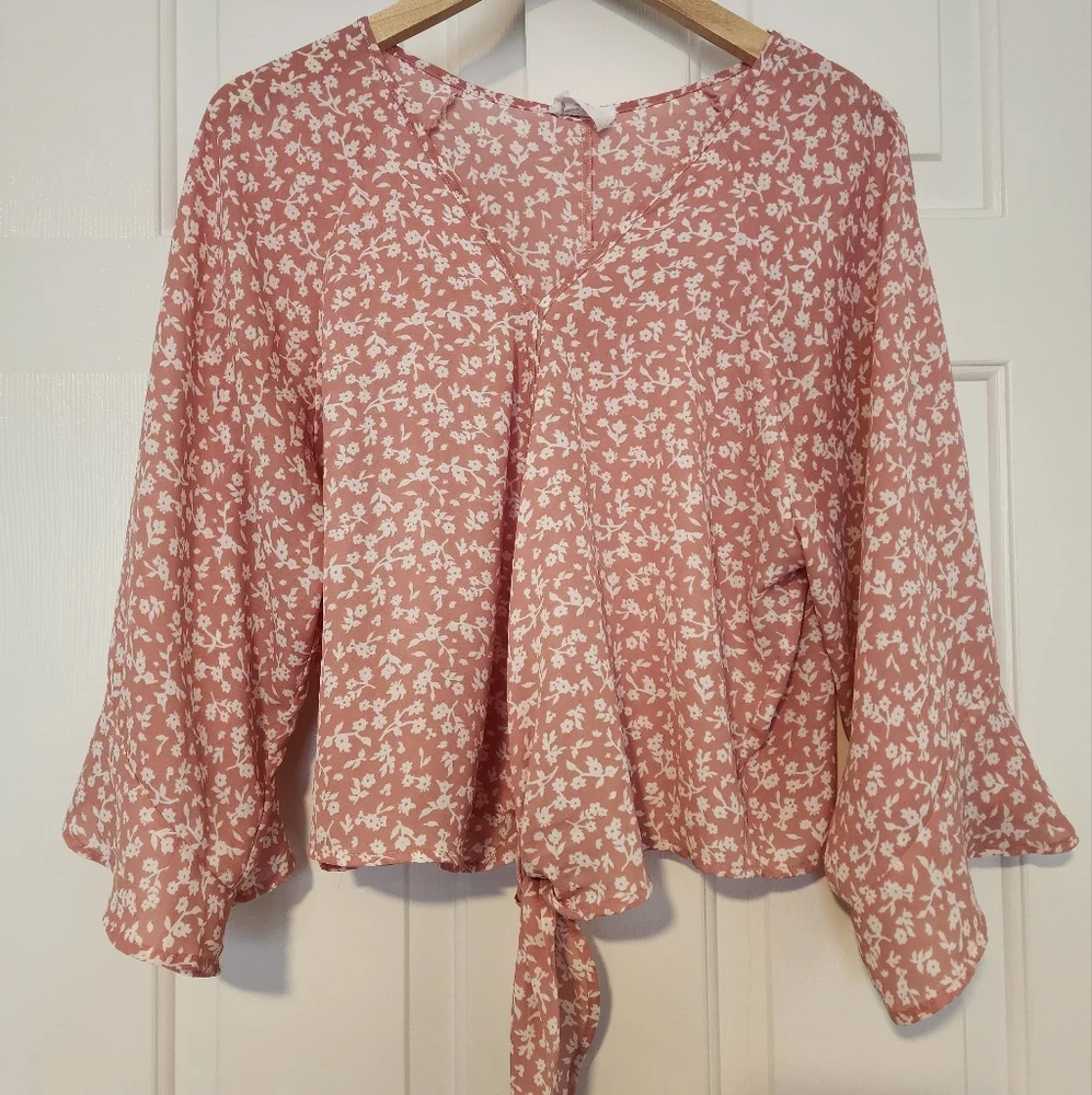Sienna Sky Pink Flora V- Neck Bell Sleeve Waist Tie Flowy Women's Top Size M - Picture 1 of 8